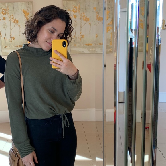 Meet your Posher, Malia - Picture 7 of 7